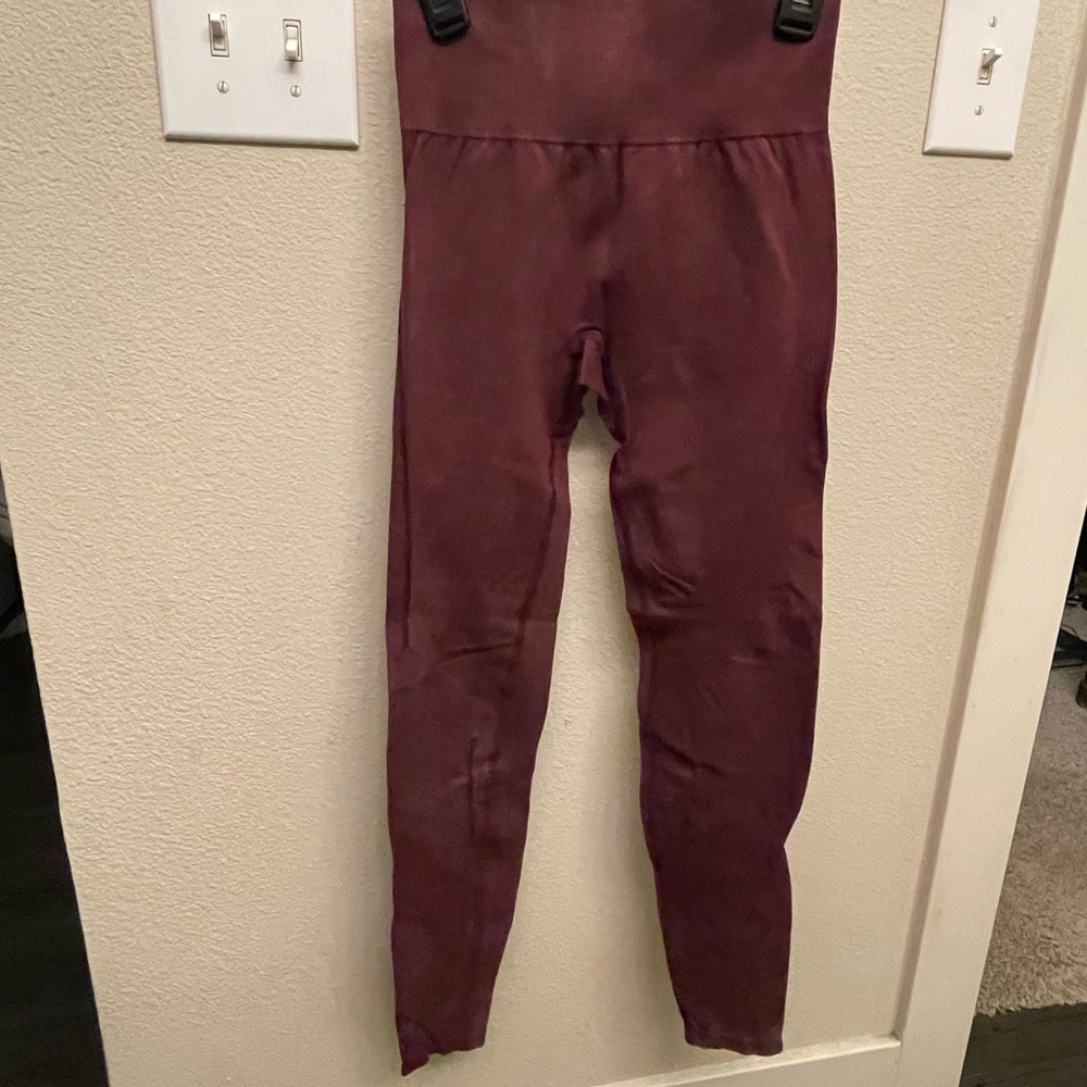 Victoria’s Secret PINK seamless leggings (2019)